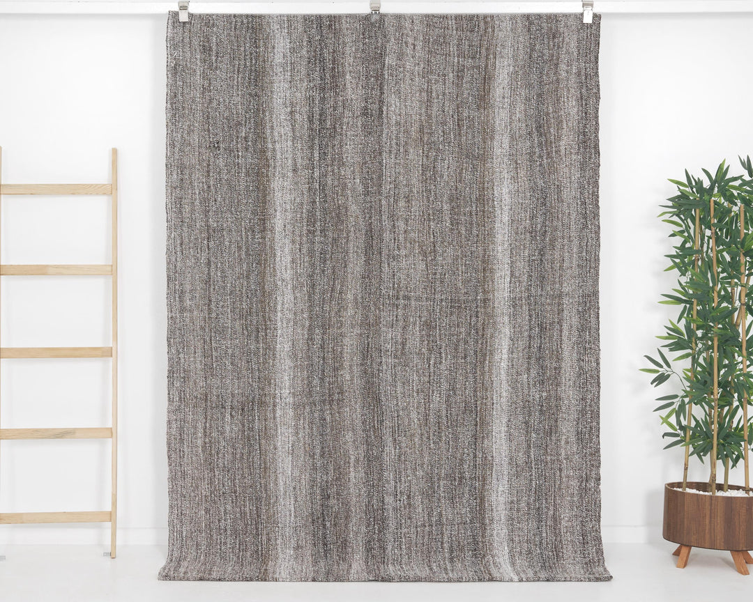 Gray Kilim Rug 5' 4" x 7' 1" | No. VR54330