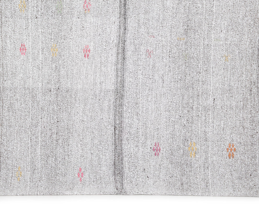 Gray Kilim Rug 4' 11" x 6' 11" | No. VR67718