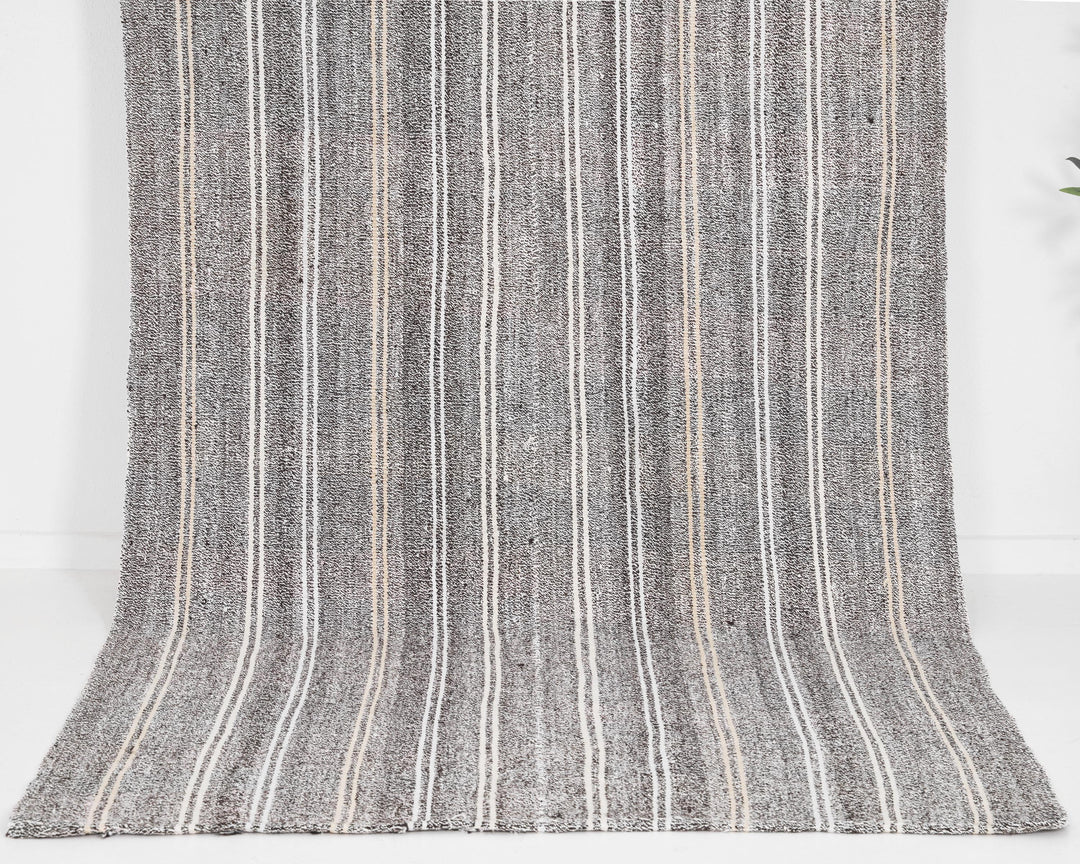 Gray Kilim Rug 4' 7" x 9' 4" | No. VR32650