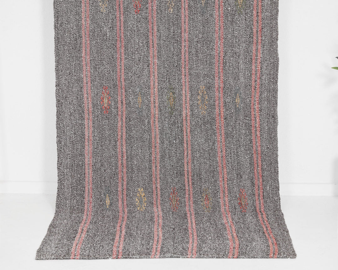 Gray Runner Rug 3' 6" x 8' 6" | No. VR53303