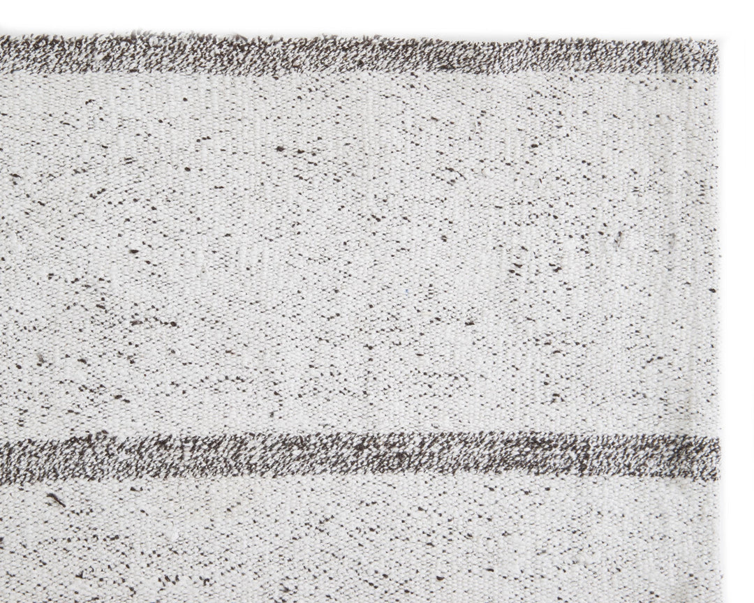 White Runner Rug 3' 6" x 9' 6" | No. VR47499