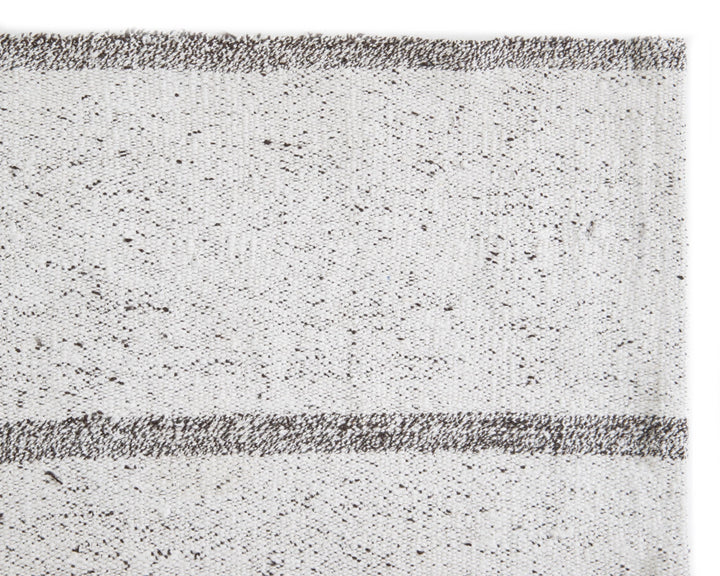 White Runner Rug 3' 6" x 9' 6" | No. VR47499
