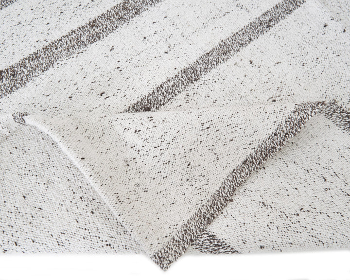 White Runner Rug 3' 6" x 9' 6" | No. VR47499