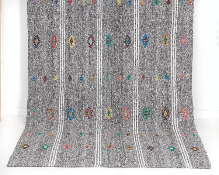 Gray Runner Rug 3' 11" x 9' | No. VR19040