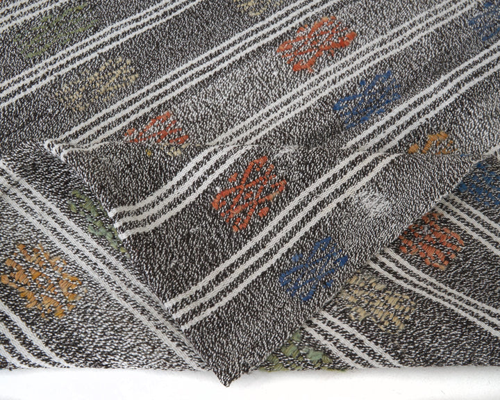 Gray Runner Rug 3' 8" x 9' 11" | No. VR95001