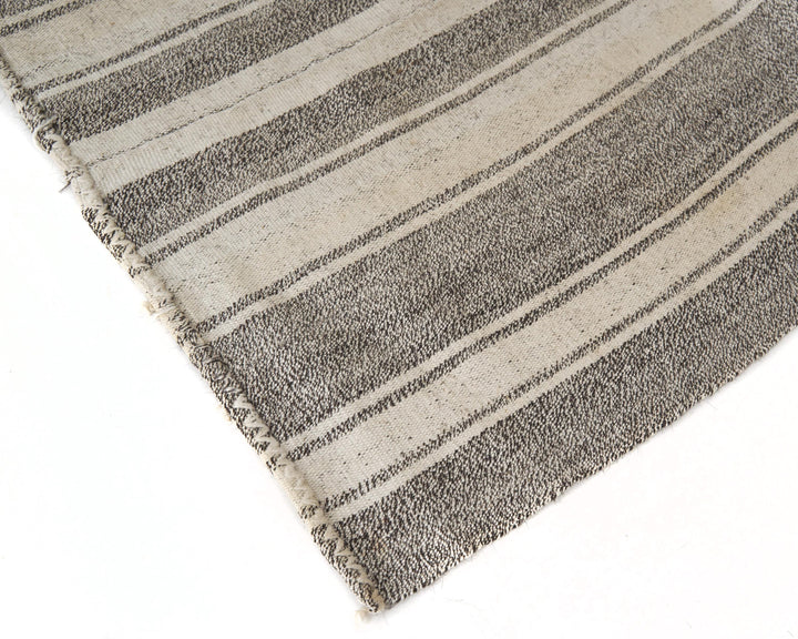 Gray Kilim Rug 6' 1" x 8' 6" | No. VR64456