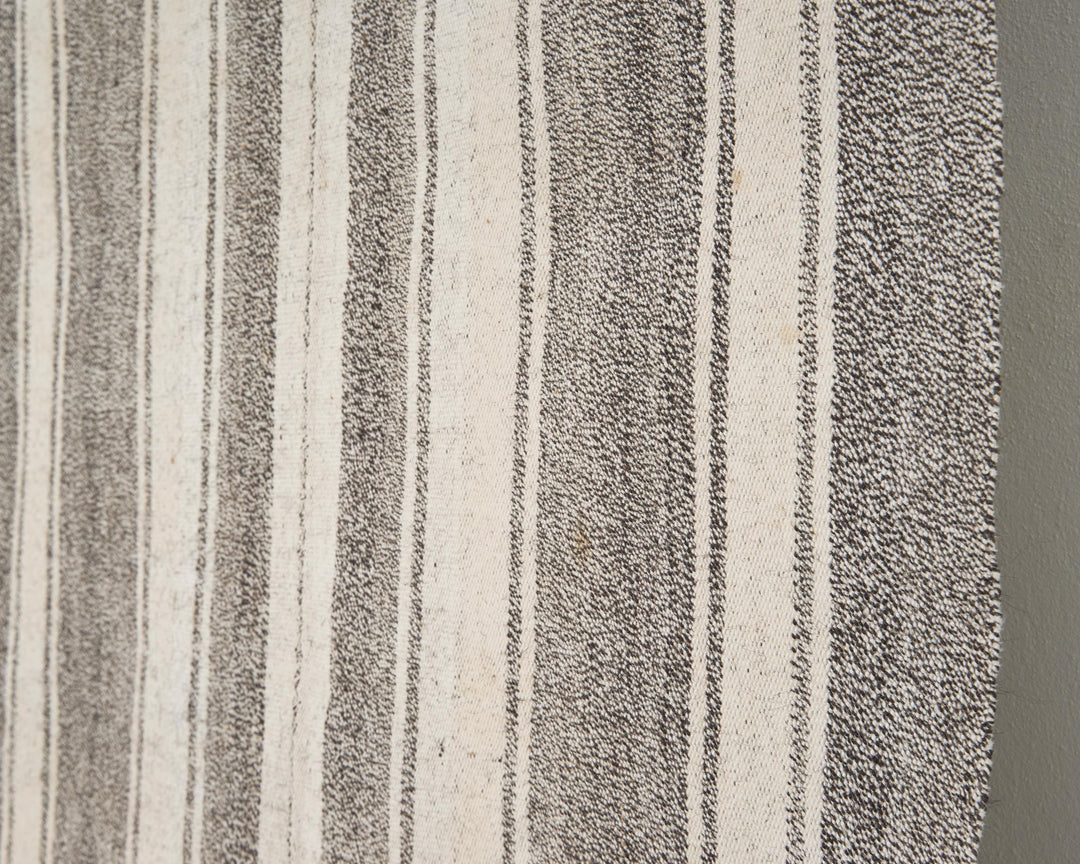 Gray Kilim Rug 6' 1" x 8' 6" | No. VR64456