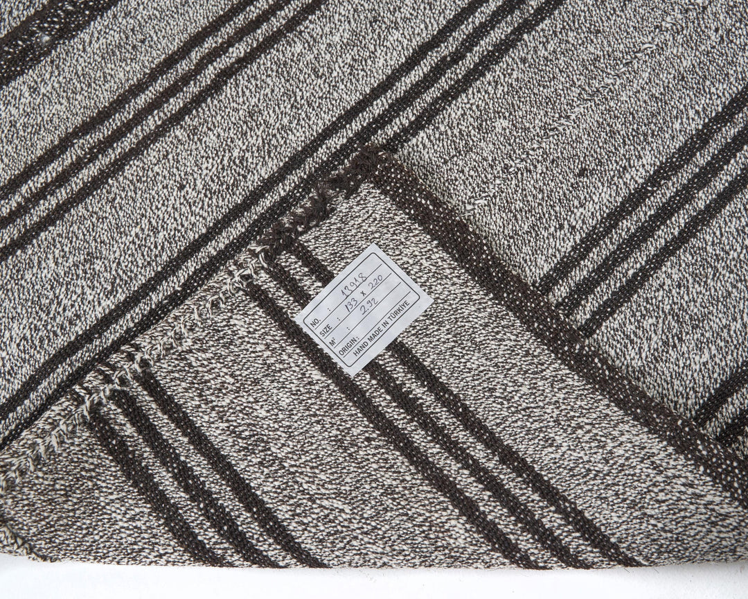 Gray Kilim Rug 4' 5" x 7' 2" | No. VR75448