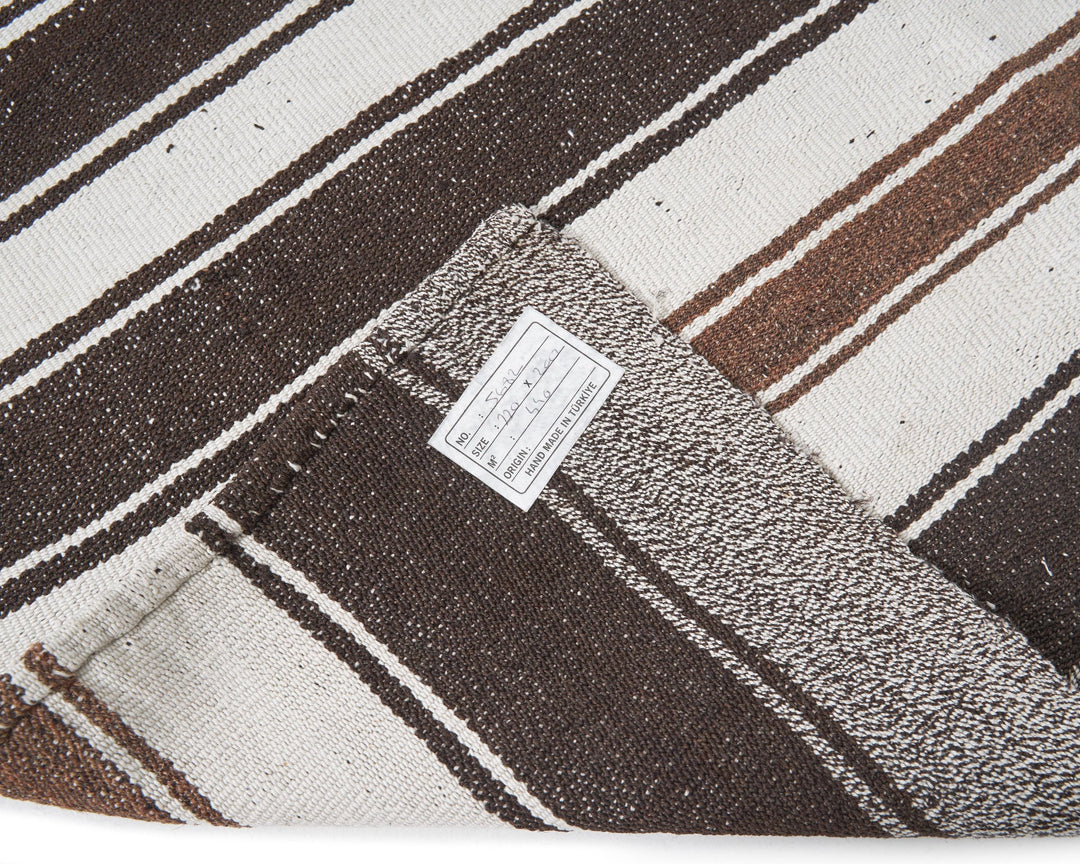 Kilim Rug 6' 7" x 7' 3" | No. VR92948