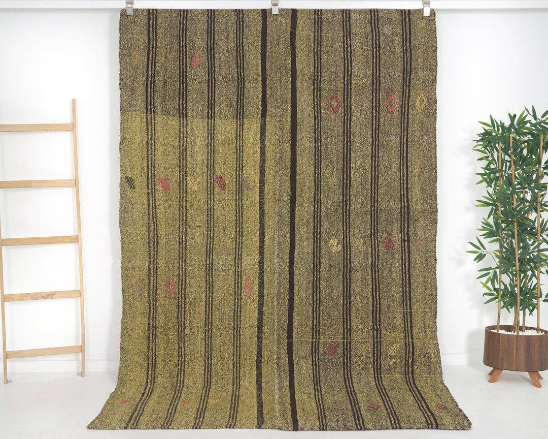 Yellow Kilim Rug 5' 7" x 8' 4" | No. VR61496