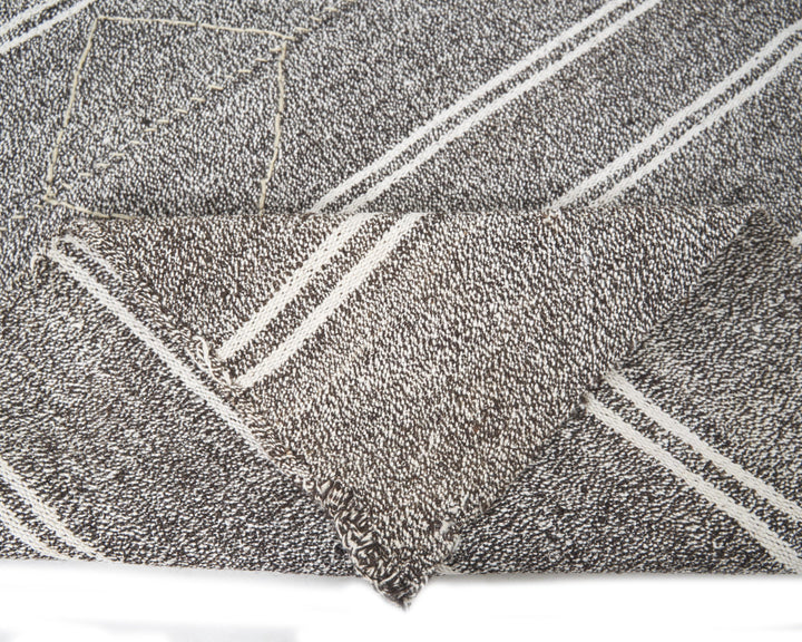 Gray Kilim Rug 4' 9" x 6' 7" | No. VR68167