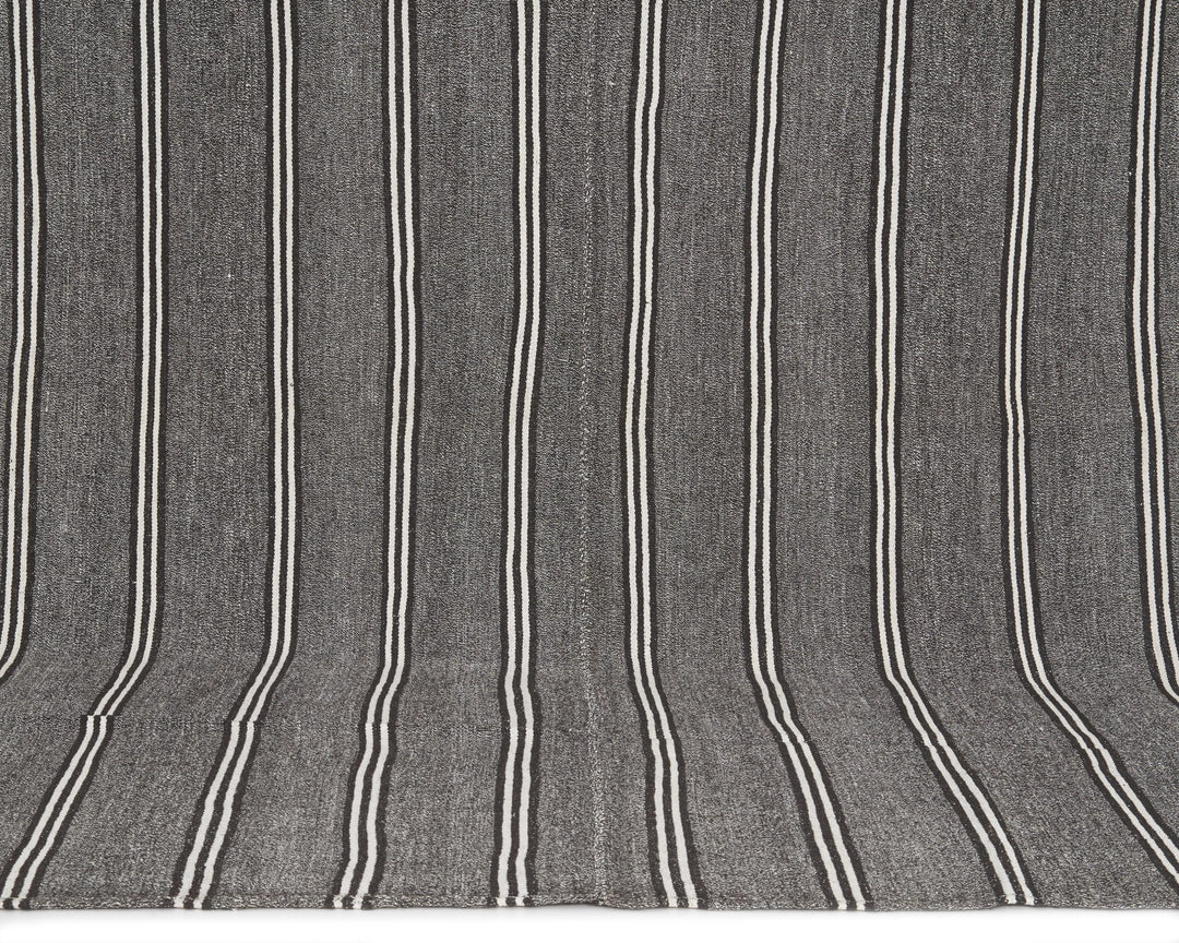 Gray Kilim Rug 7' 3" x 9' 10" | No. VR15735