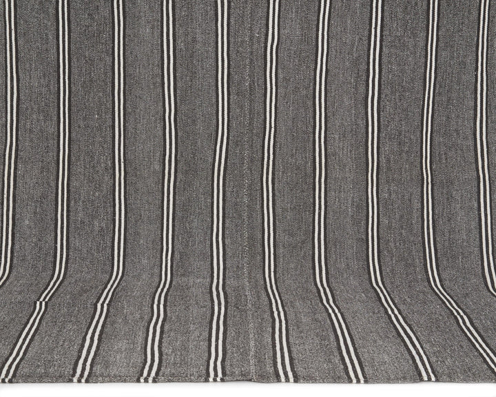 Gray Kilim Rug 7' 3" x 9' 10" | No. VR15735