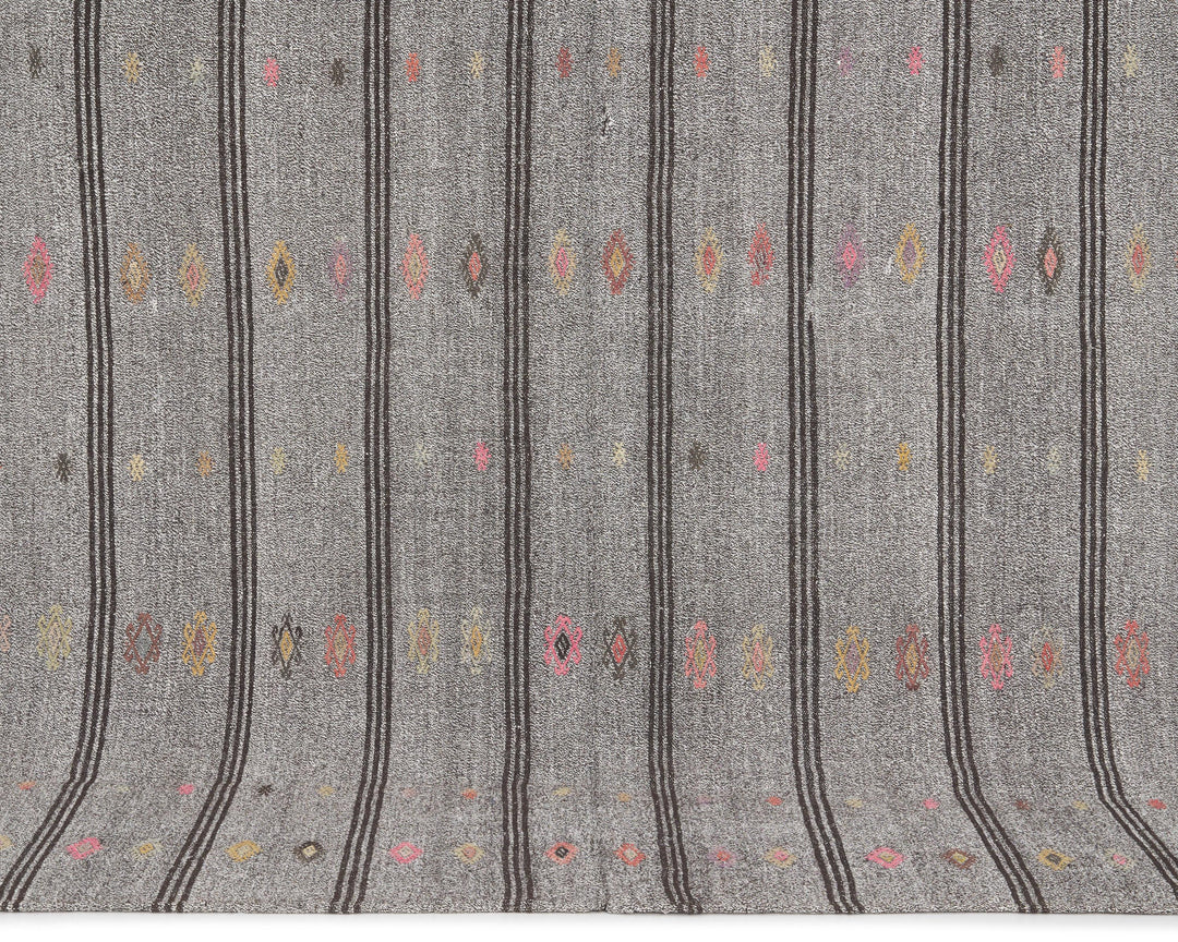 Kilim Rug 6' 3" x 8' 4" | No. VR45993