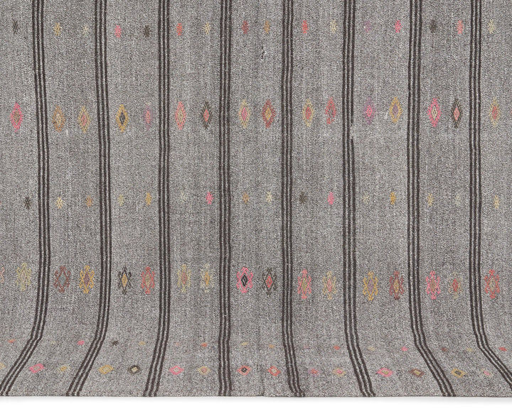 Kilim Rug 6' 3" x 8' 4" | No. VR45993