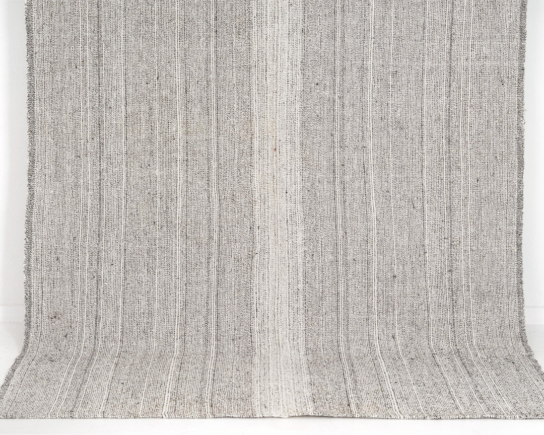 Gray Kilim Rug 5' 3" x 8' 4" | No. VR35206