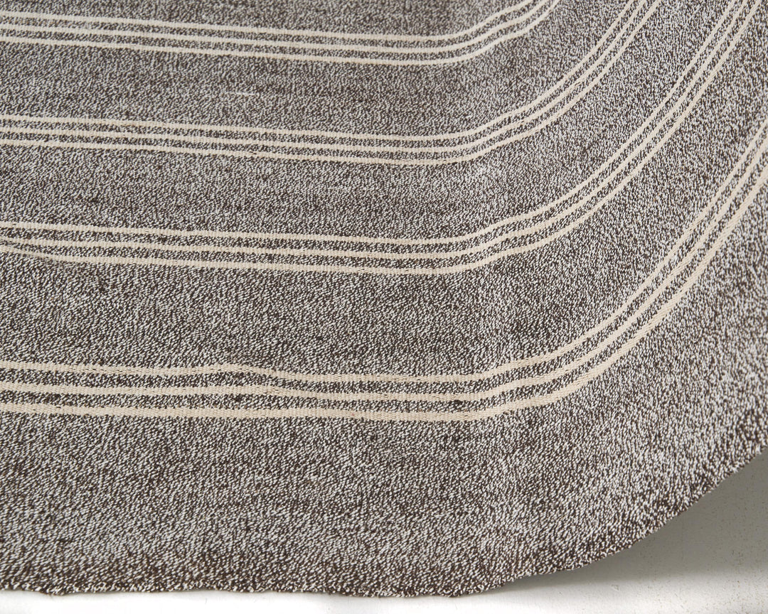 Kilim Rug 6' 5" x 8' 5" | No. VR83073