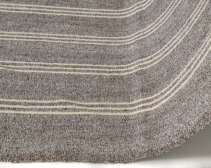 Kilim Rug 6' 5" x 8' 5" | No. VR83073