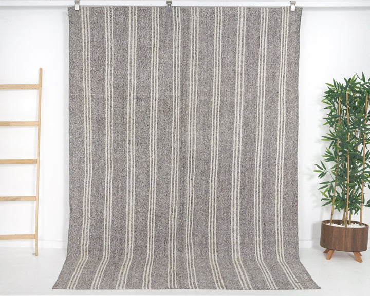 Kilim Rug 5' 7" x 8' | No. VR50994