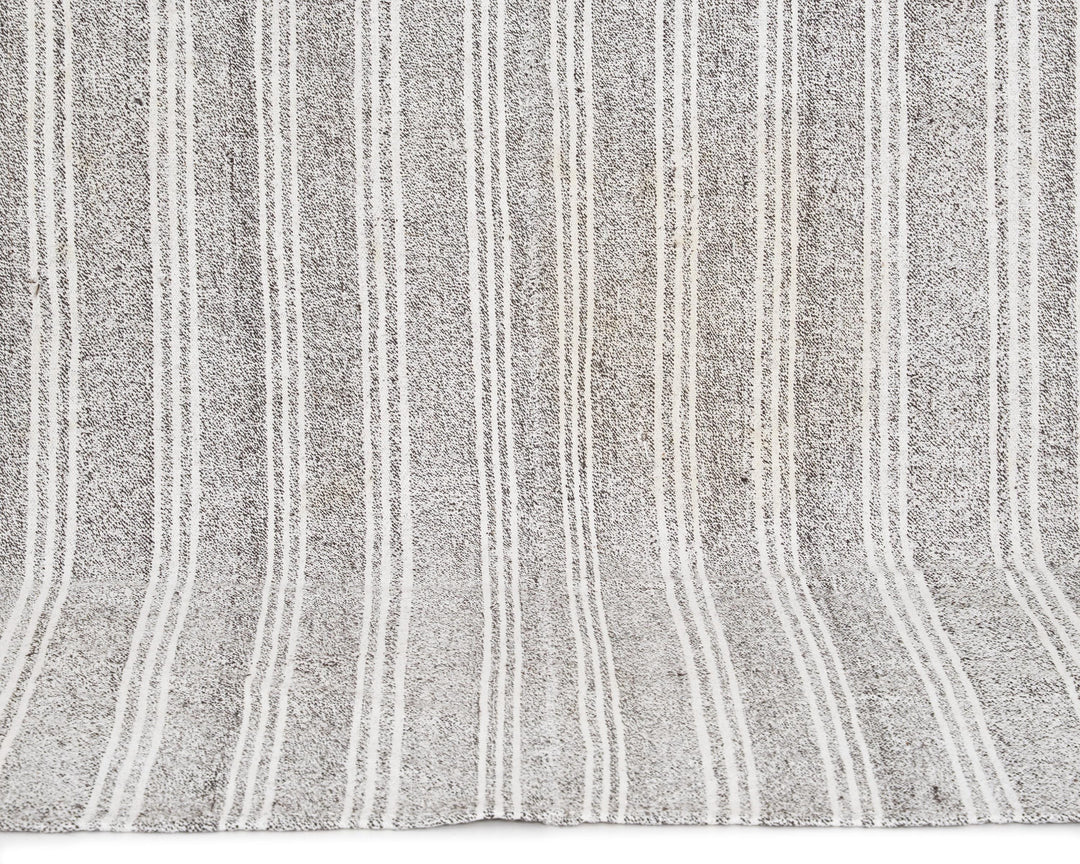 Gray Kilim Rug 4' 7" x 9' 4" | No. VR52549