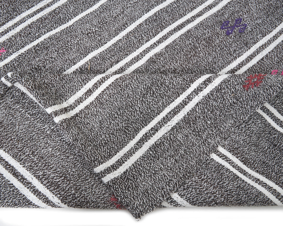 Gray Kilim Rug 5' 8" x 7' | No. VR48809
