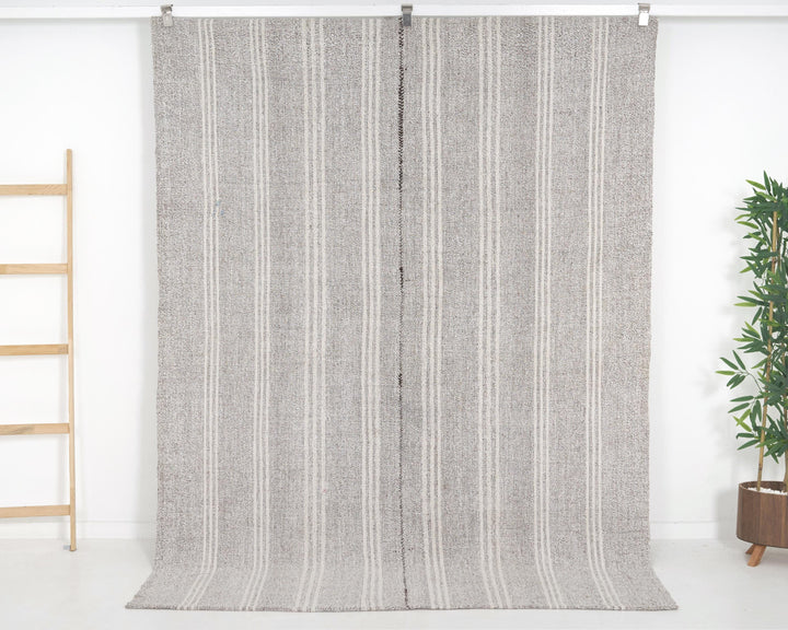 Gray Kilim Rug 6' 4" x 8' 10" | No. VR85148