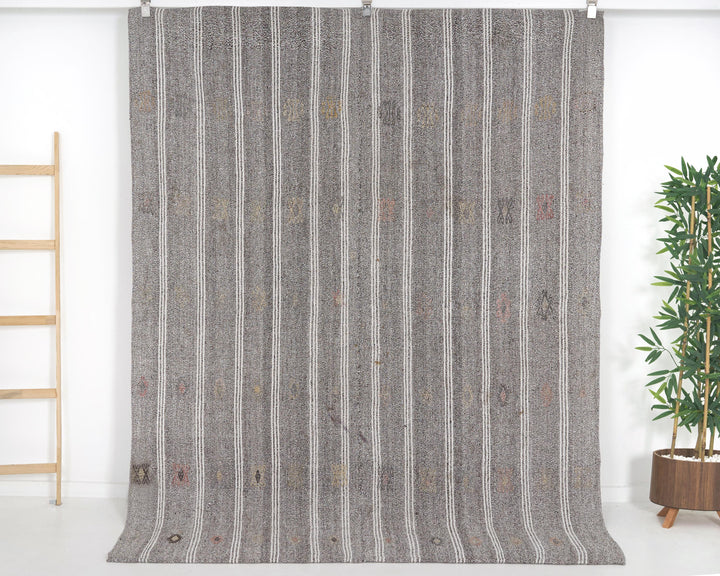 Gray Kilim Rug 6' x 7' 6" | No. VR51594