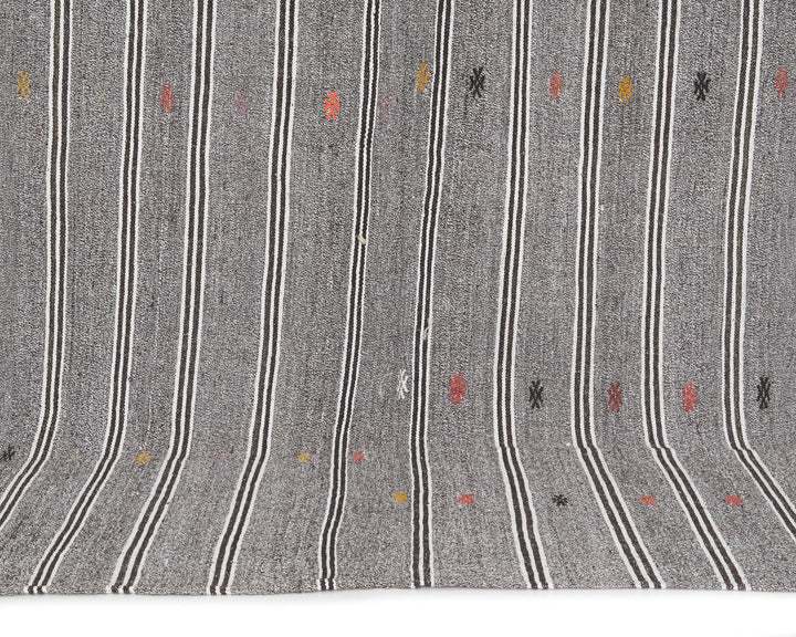 Gray Kilim Rug 5' 5" x 8' 7" | No. VR28399