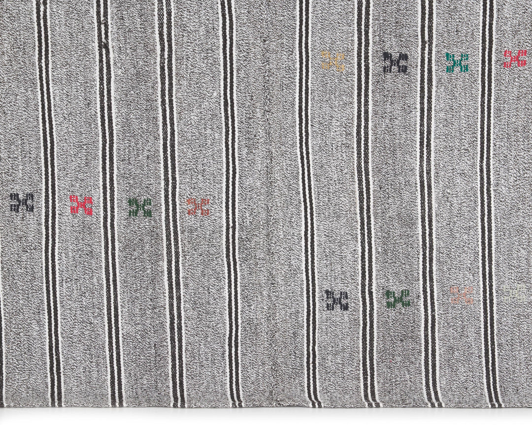 Gray Kilim Rug 5' 5" x 6' 9" | No. VR40170