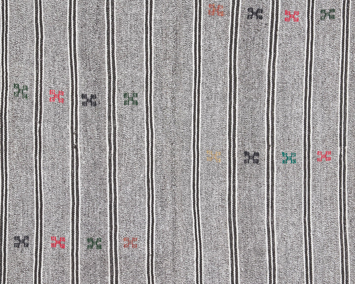 Gray Kilim Rug 5' 5" x 6' 9" | No. VR40170