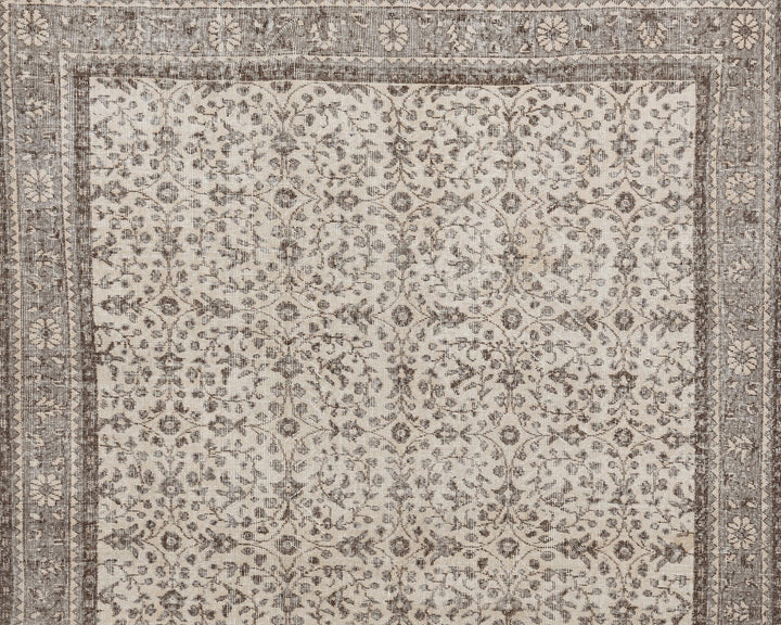 Beige Oushak Rug 6' 11" x 9' 10" | No. VR27250