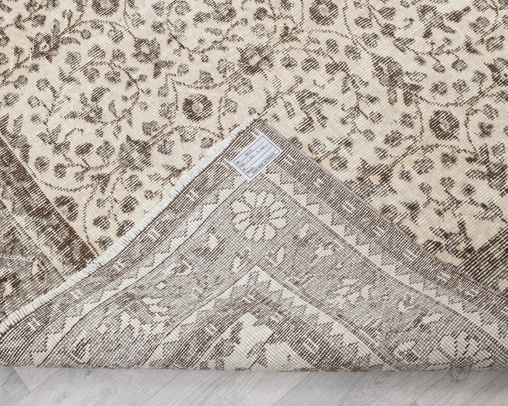 Beige Oushak Rug 6' 11" x 9' 10" | No. VR27250