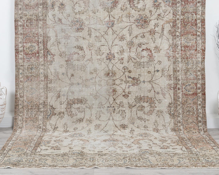 Neutral Oushak Rug 6' 10" x 9' 11" | No. VR66192