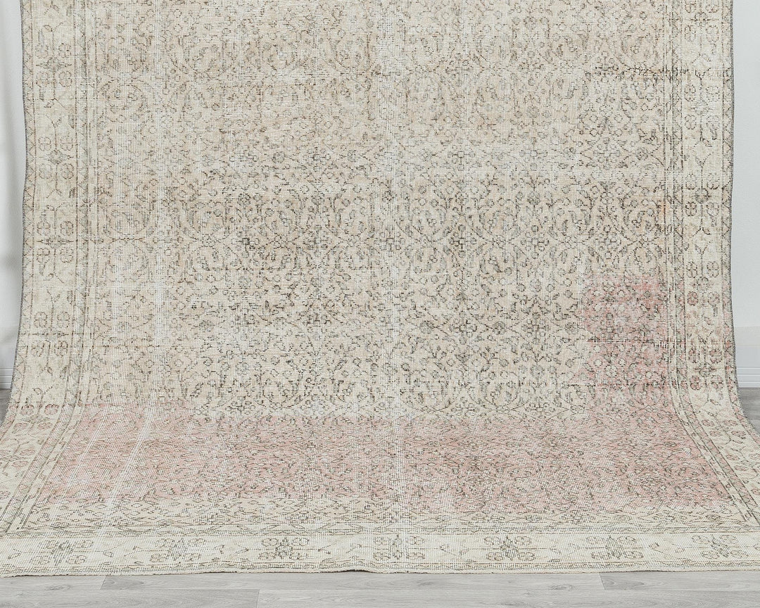 Faded Oushak Rug 6' 6" x 9' 11" | No. VR95982