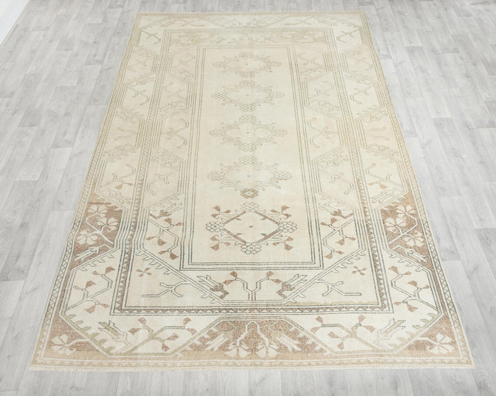 Beige Oushak Rug 5' 11" x 9' 2" | No. VR64043