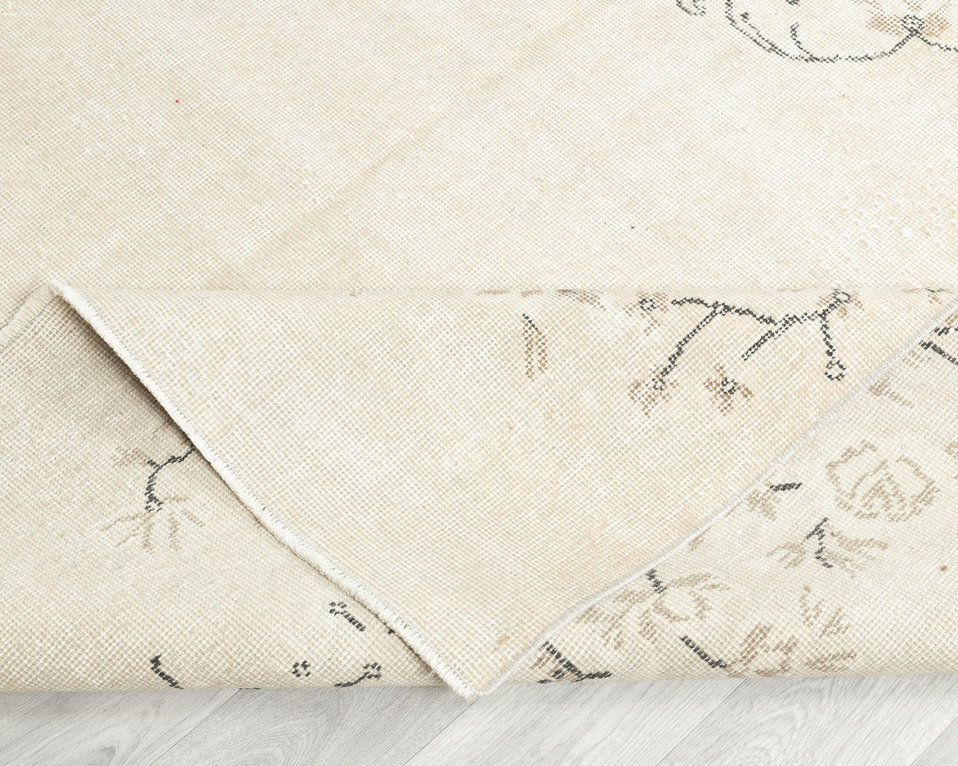 Neutral Oushak Rug 6' 7" x 10' 2" | No. VR32501