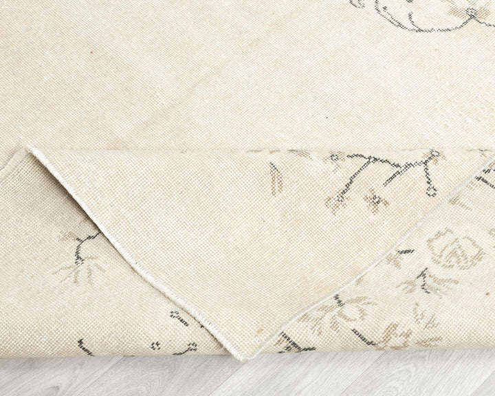 Neutral Oushak Rug 6' 7" x 10' 2" | No. VR32501