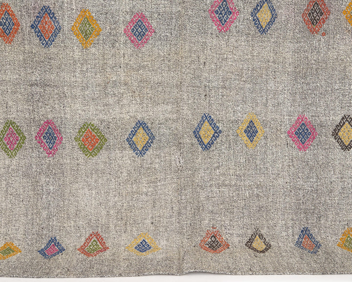 Kilim Rug 6' 1" x 7' 7" | No. VR85075