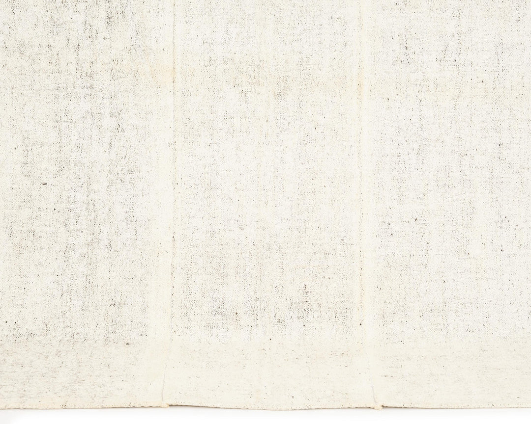 White Kilim Rug 5' 7" x 8' 2" | No. VR61228