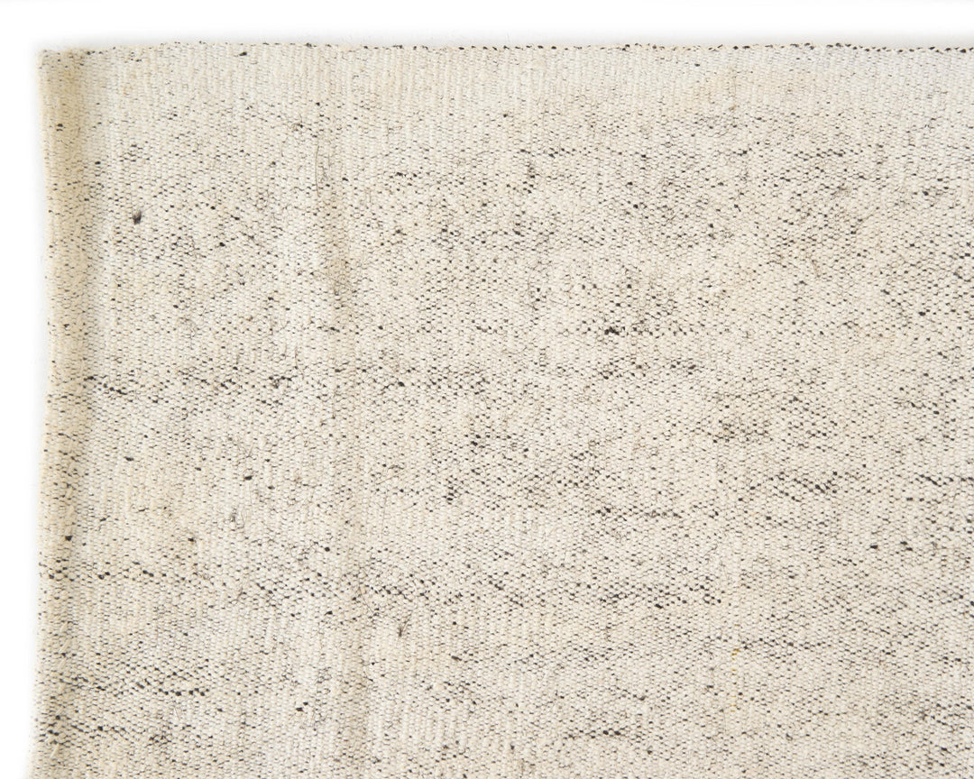 White Kilim Rug 5' 7" x 8' 2" | No. VR61228