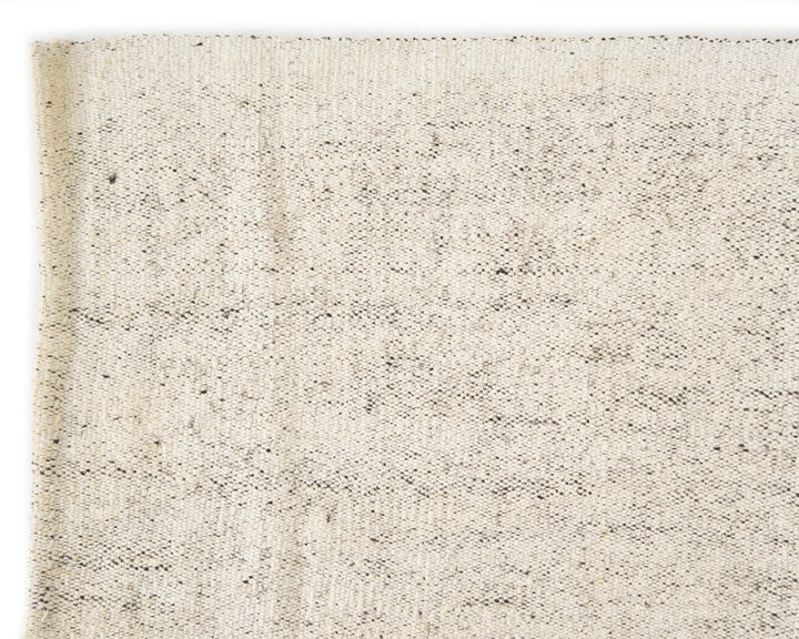 White Kilim Rug 5' 7" x 8' 2" | No. VR61228