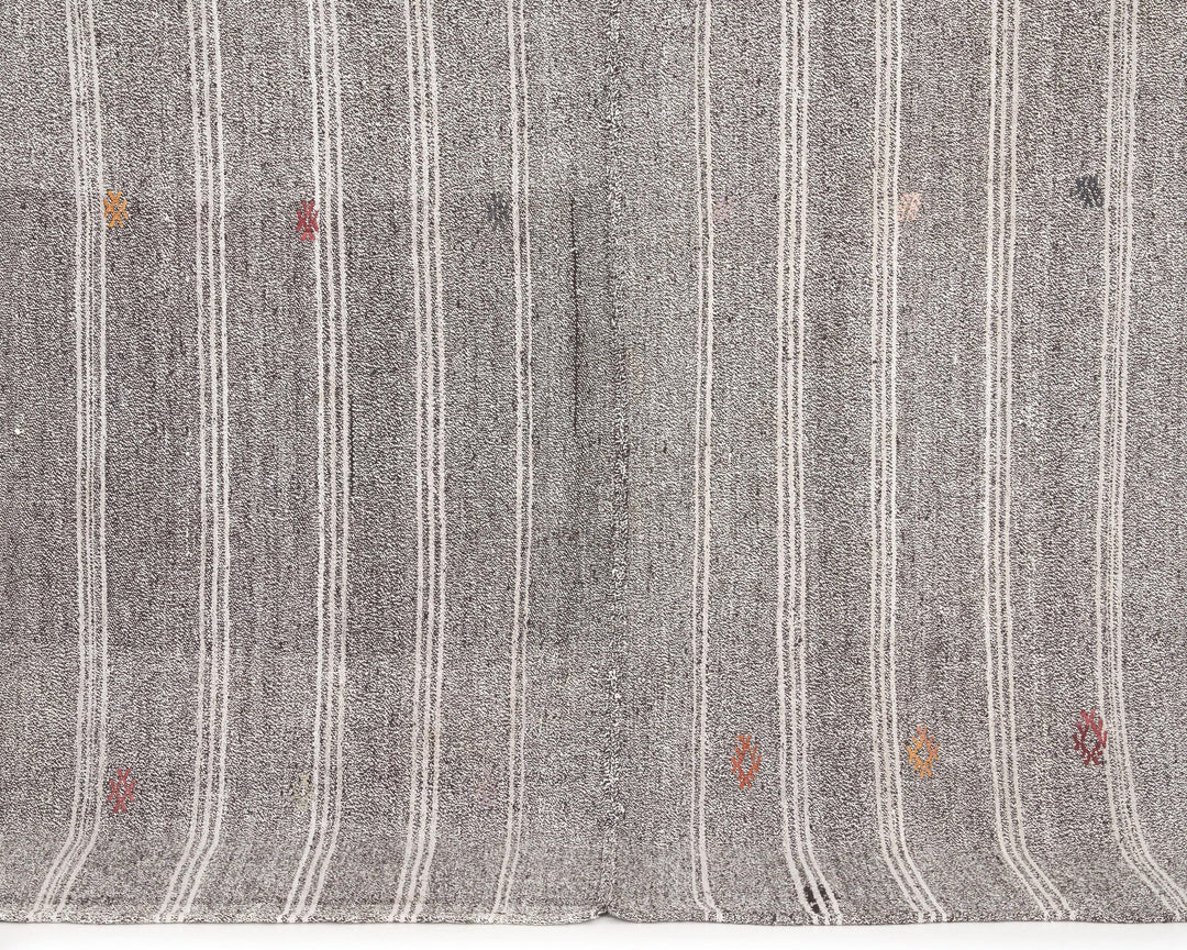 Gray Kilim Rug 5' 7" x 7' 5" | No. VR13260