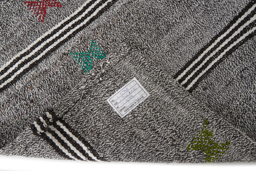 Gray Kilim Rug 6' 5" x 8' | No. VR98727