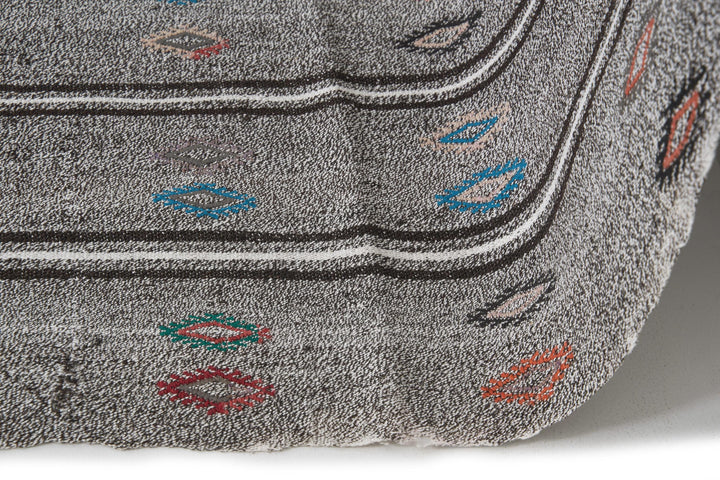 Gray Kilim Rug 6' 1" x 9' | No. VR76286