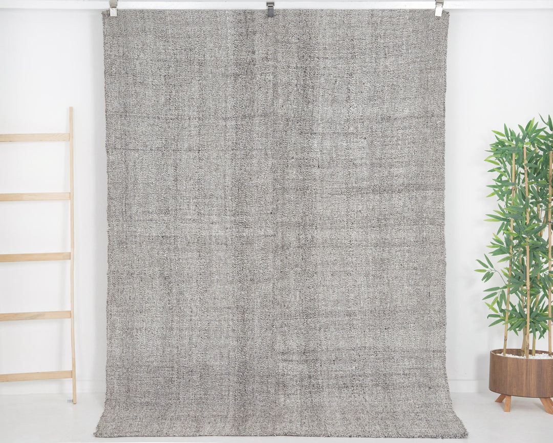 Gray Kilim Rug 5' 5" x 7' 10" | No. VR59549
