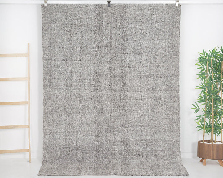 Gray Kilim Rug 5' 5" x 7' 10" | No. VR59549