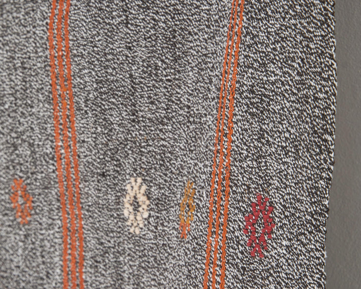 Gray Kilim Rug 5' 7" x 9' 2" | No. VR43830