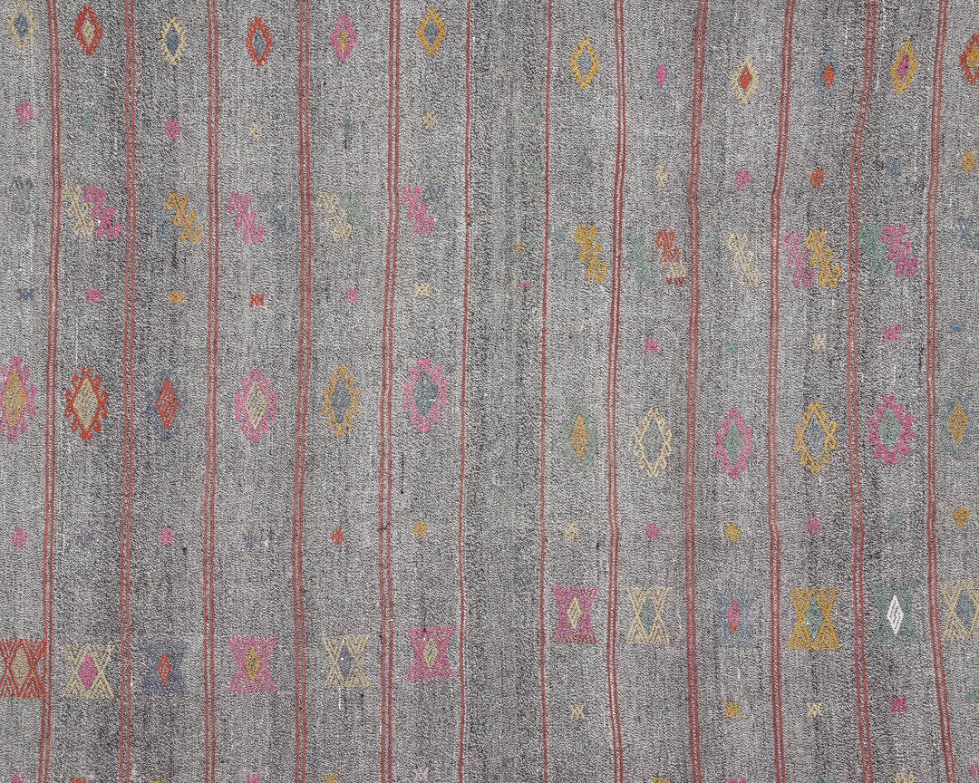 Gray Kilim Rug 6' 7" x 8' 5" | No. VR21148