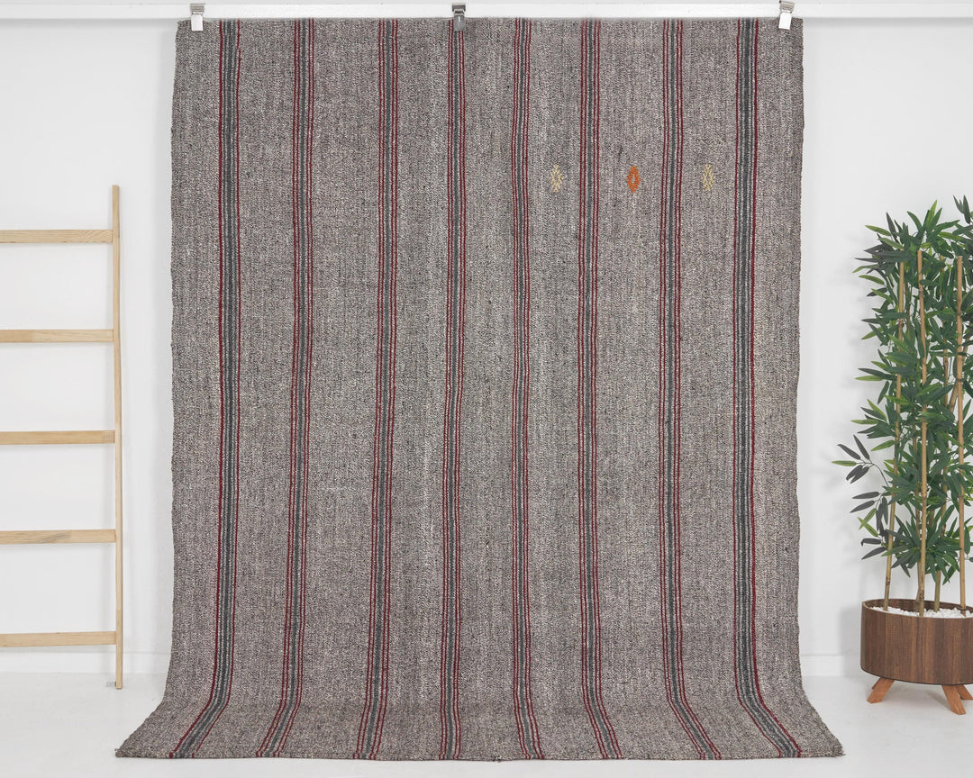 Gray Kilim Rug 6' 1" x 7' 10" | No. VR31422