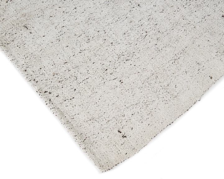 White Kilim Rug 6' 7" x 8' 10" | No. VR26240
